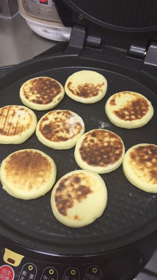 请问南瓜饼的做法：传统美食与温馨记忆